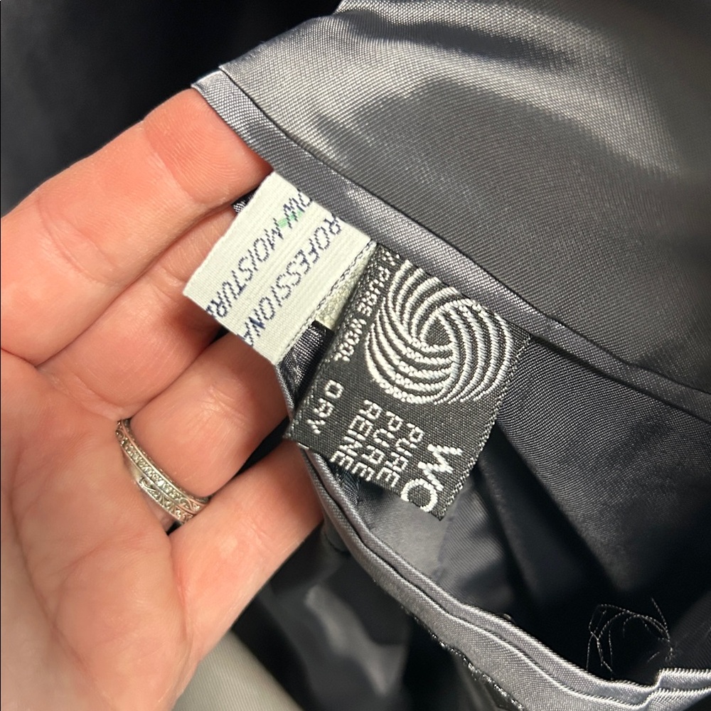 9932 Men's Gray Suit Dillards Size 39R Coat 32 Pants Yves Saint Laurent - Picture 8 of 15